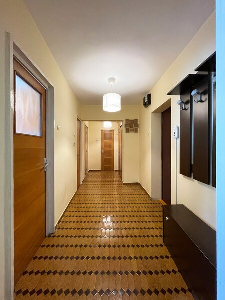 Piata Unirii, Str. Mamulari, apartament 2 camere decomandat,  60 mp.