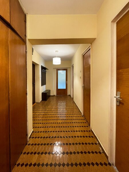 Piata Unirii, Str. Mamulari, apartament 2 camere decomandat,  60 mp.
